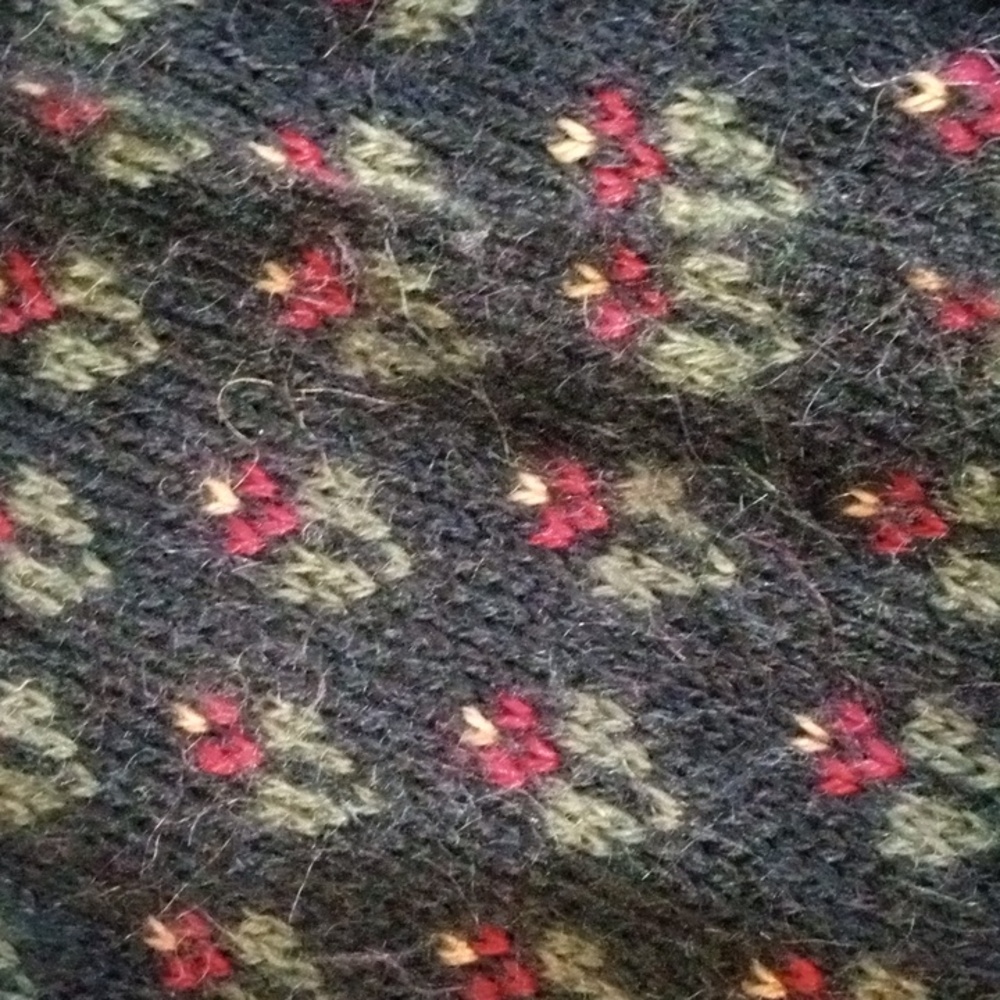 Vitabella Norway mohair Christmas cactus sweater **missing buttons** - Picture 2 of 8